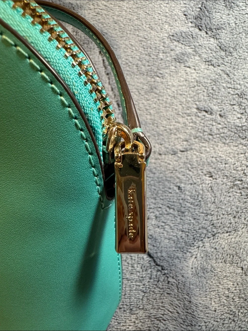Kate Spade New York Kali Small Dome Crossbody, in Green